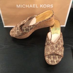 Michael Kors women platform slide sandals size 9